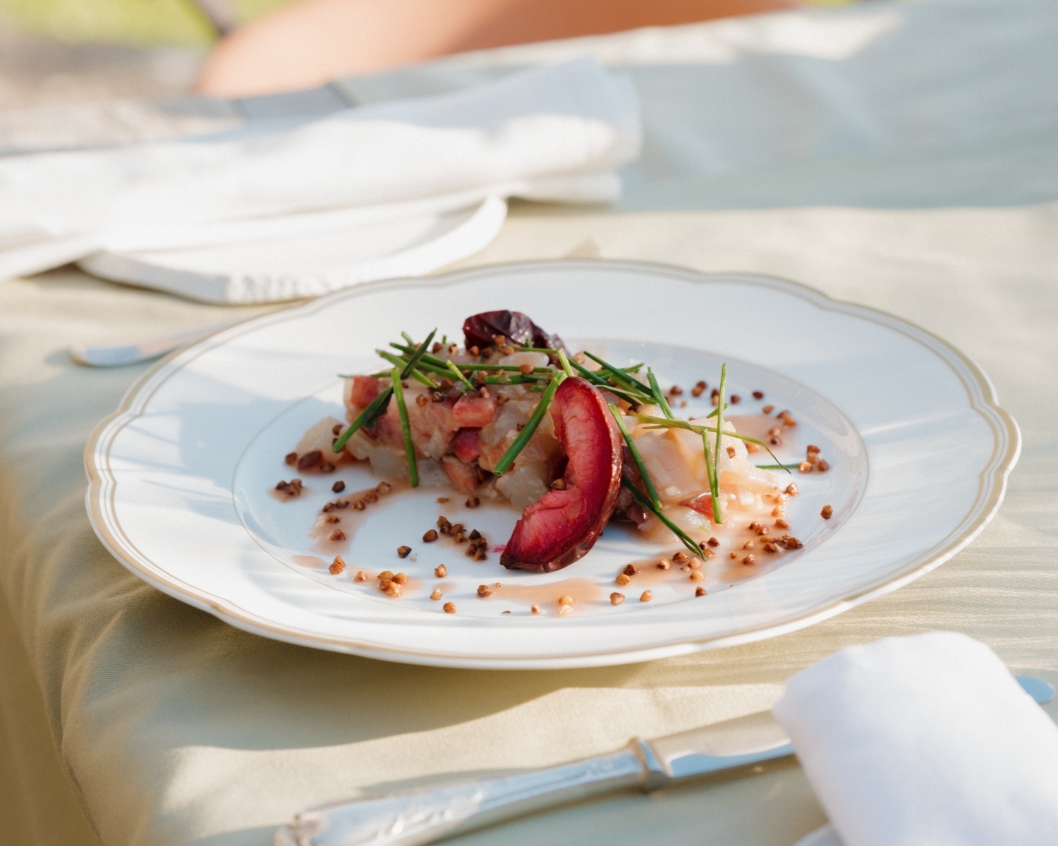 traditionelles restaurant bistrot les vignes und sein garten, hotel coquillade provence im luberon in gargas